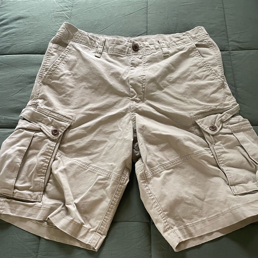 American Eagle Outfitters Tan Cargo Shorts Relaxed Fit